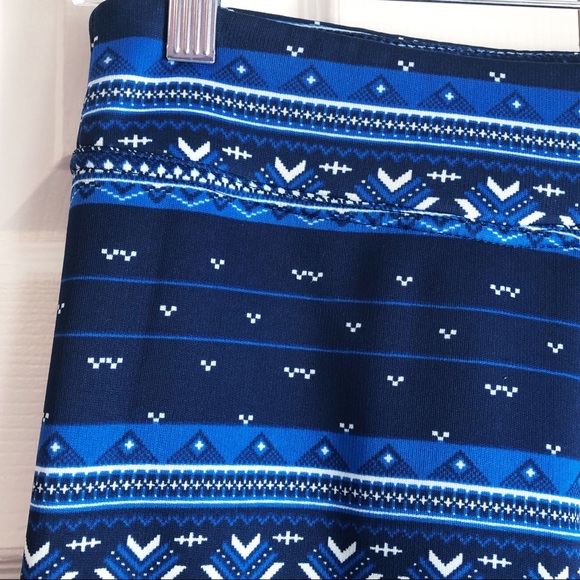 Serra Cozy Blue Tribal Print Fleece Lined Leggings Small - Picture 3 of 14